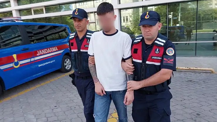 17 Yaşındaki Çocuktan 5 Bin 600 Ecza Hap Çıktı