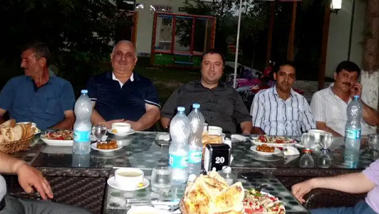 AK Parti İlçe Yönetimi İftarda Bir Araya Geldi