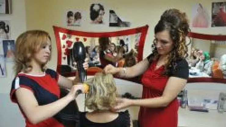 Bilgi Evi Kursları Gençlerin Umut Kapısı Oldu