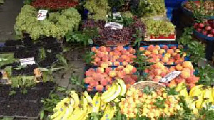 Yaz Meyveleri Dinç Tutuyor