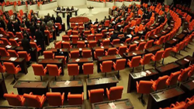CHP, Meclis'i olağanüstü toplantıya çağırıyor