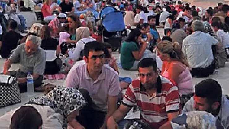 PEW: Türkiye'nin yüzde 84'ü oruç tutuyor