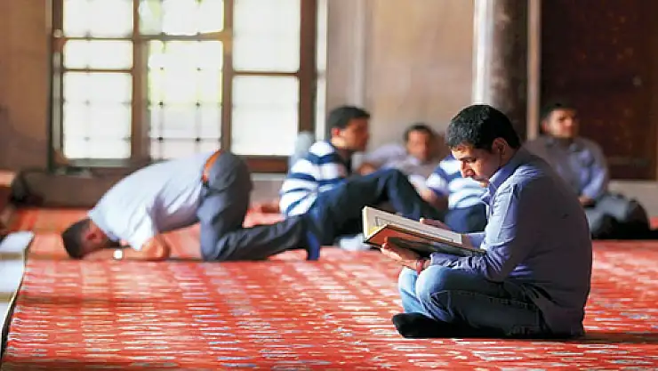 Kadir Gecesi'nin gündüzü de idrak edilmeli