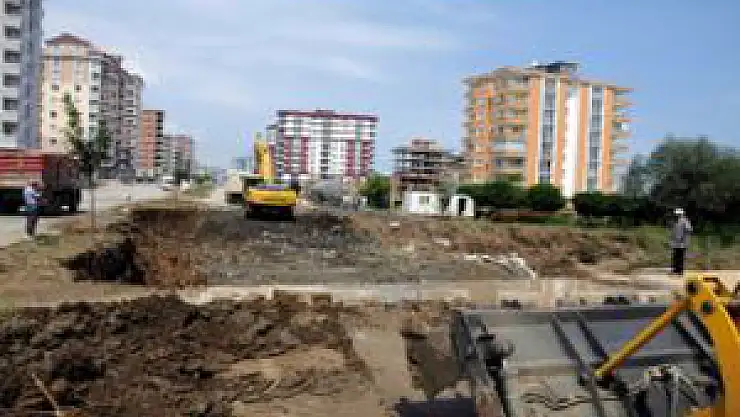 Atakum'da Taşan Derelerin Islahı İçin İlk Kazma Vuruldu