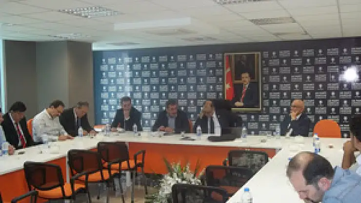 Ak Parti'de Yerel Yönetimler Toplantısı