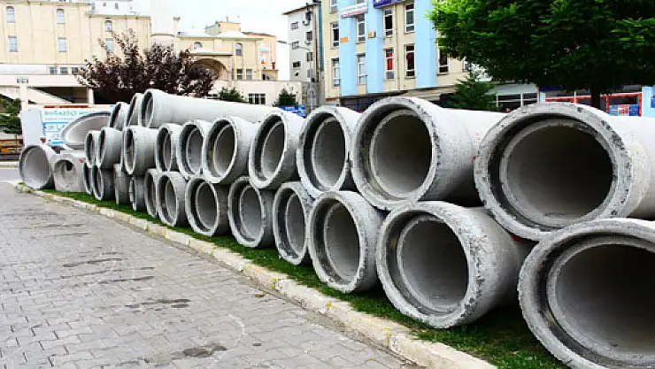 Kanalizasyon hatları yenileniyor