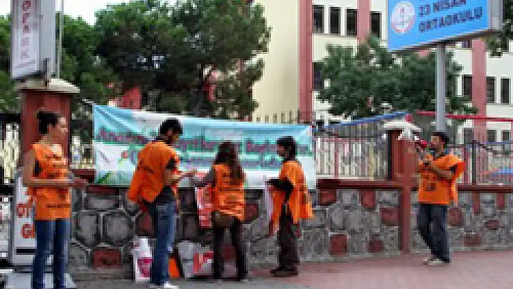 Ortaokul Önünde İlkokul Eylemi
