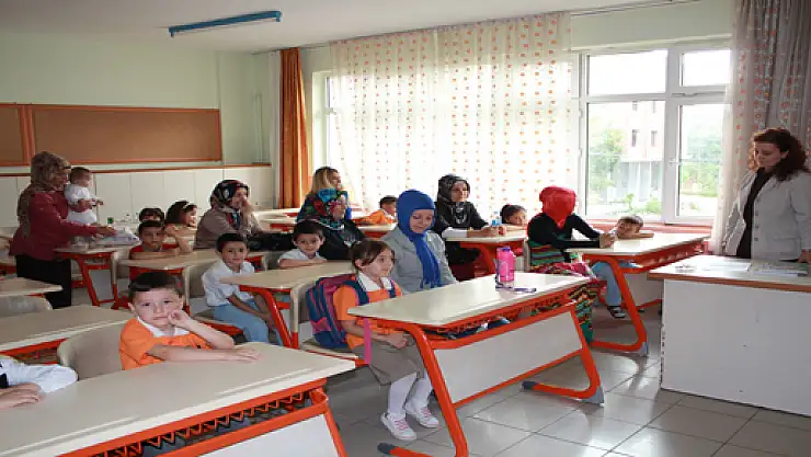 66 aylık Minikler okula ilk adımlarını attılar