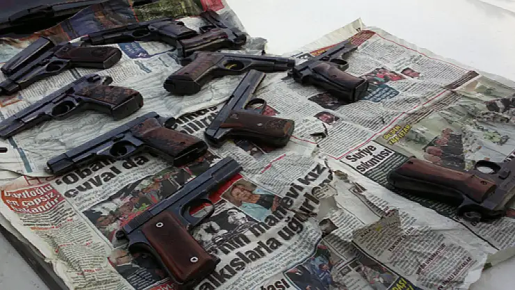 10 adet silah ele geçildi