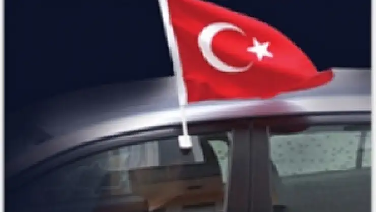 Bayrak Asanlara Ceza!