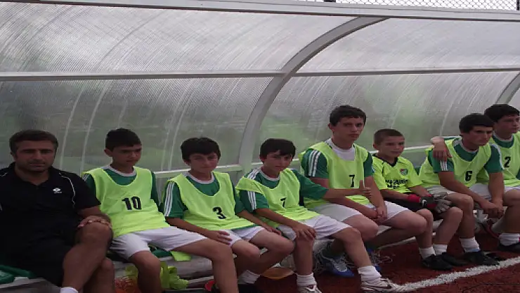 U 15 Çarşambaspor U15 Tekkeköy Belediyesporla karşılaşıyor