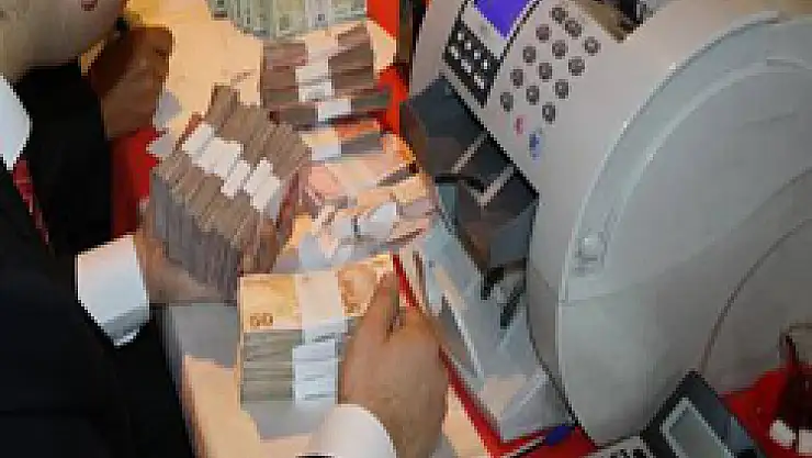 Paran mı var vergin var!