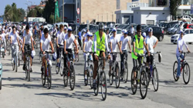 Samsun'da Her Yaştan Bisikletli Pedal Çevirdi