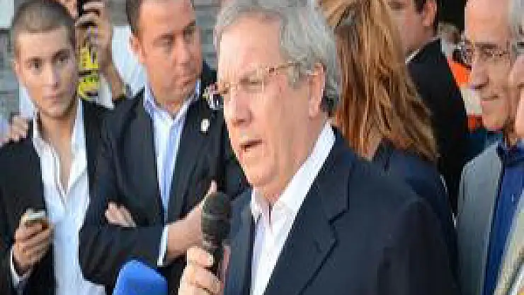 Yıldırım: Saha dışındaki Alex'e kefil değilim