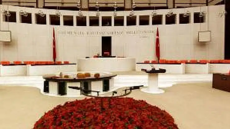 18 yaş teklifi imzaya açıldı