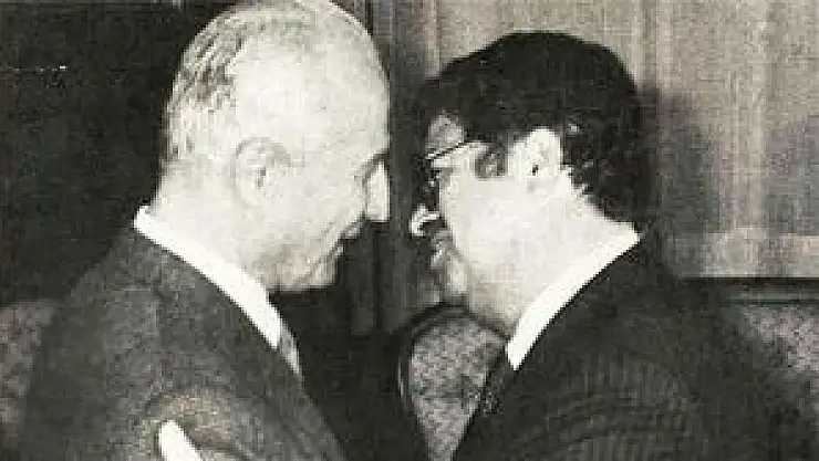 Evren gitti Özal geldi