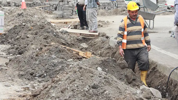 ÇALIK YEDAŞ çalışmalarına Batı Yakada devam ediyor