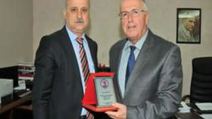 Samsunlu işadamlarına teşekkür plaketi 