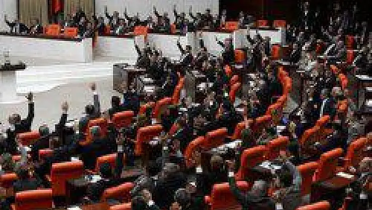 Bu kez de Ahmet Yeni..