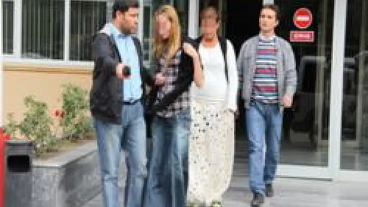 Evden Hırsızlık Zanlısı 3 Kız Yakalandı