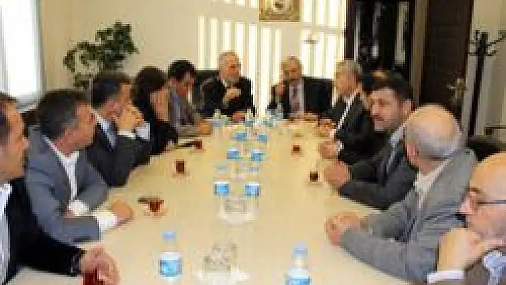   Demir'den Kavaklılara İHL çağrısı