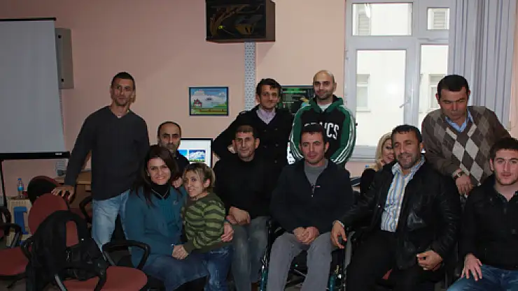 Engelliler 'Grafik Tasarım' öğreniyor