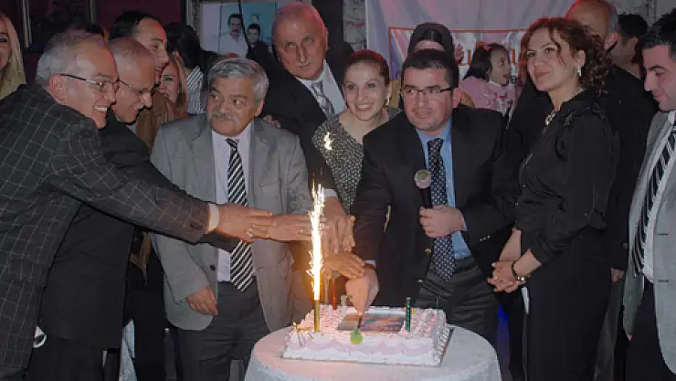  İLKUMUT'TA ÖĞRETMENLER GÜNÜ COŞKUSU