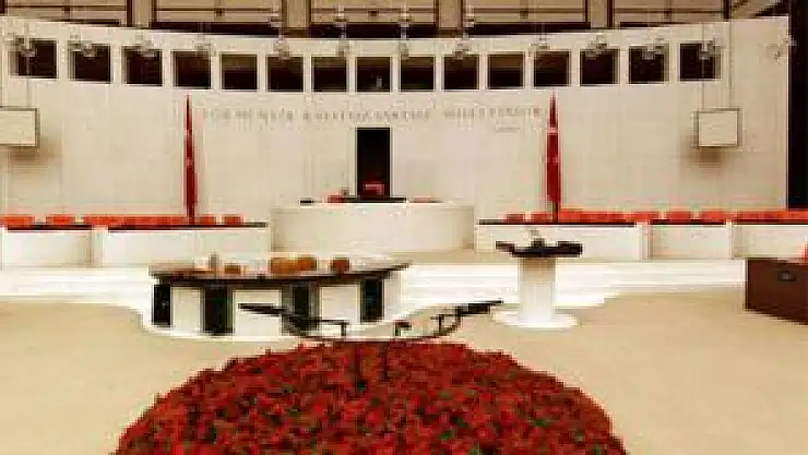 BDP'li vekillerin fezlekeleri Meclis'te