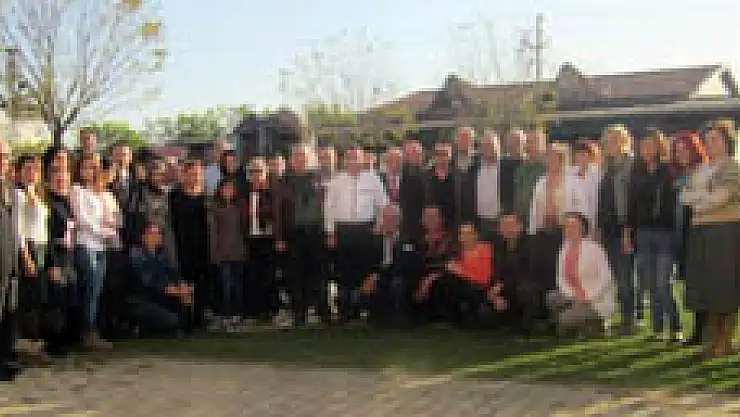 İlkumut'ta, toplantı sonrası Hamsi Izgara keyfi