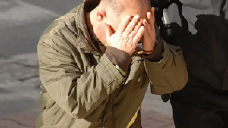 Kablo Hırsızı Çuvalla Kaçarken Yakalandı