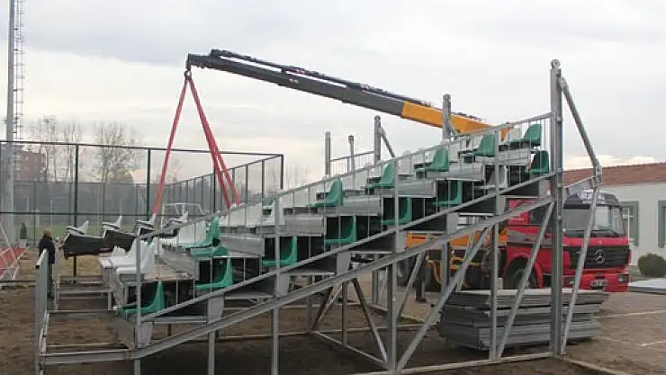 Suni Çim Sahanın tribün kapasitesi arttırılıyor