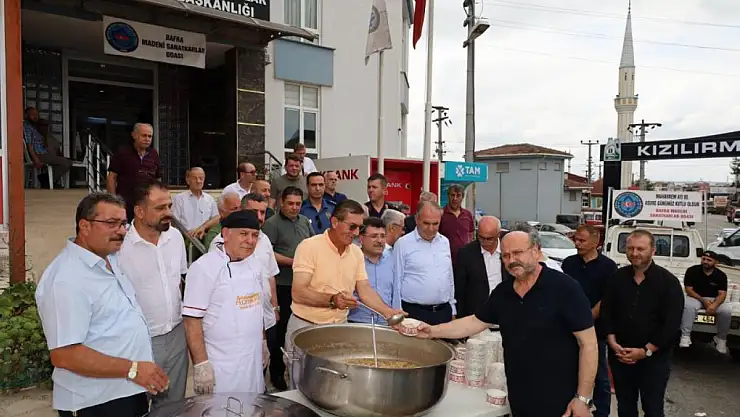 2 bin kişiye aşure dağıtıldı