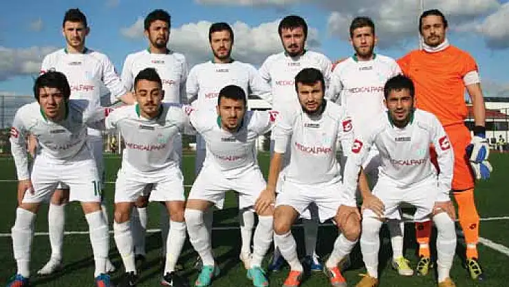 Lider değişti: Çarşambaspor: 1 – Yomraspor: 1