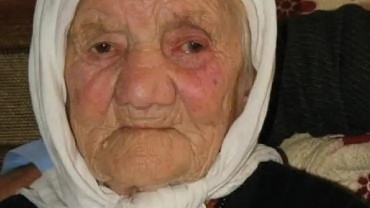 118 yaşında ki Dursine Nine hayata veda etti