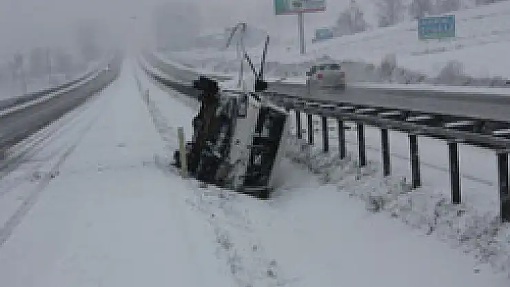 KAR, KAZALARI BERABERİNDE GETİRDİ: 1 ÖLÜ, 1 YARALI