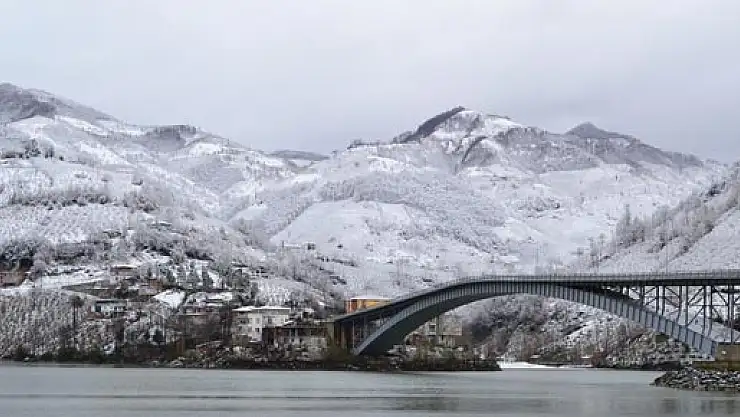 Ayvacık'ta Eğitime Kar Engeli