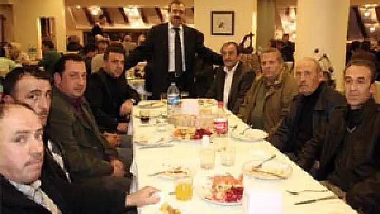 TEKİN, PERSONEL İLE YEMEKTE BİR ARAYA GELDİ