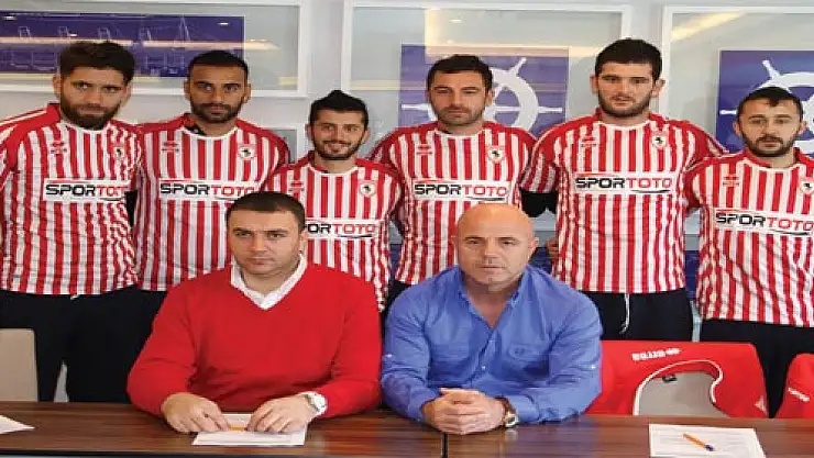  SAMSUNSPOR'DA İMZA ŞOV