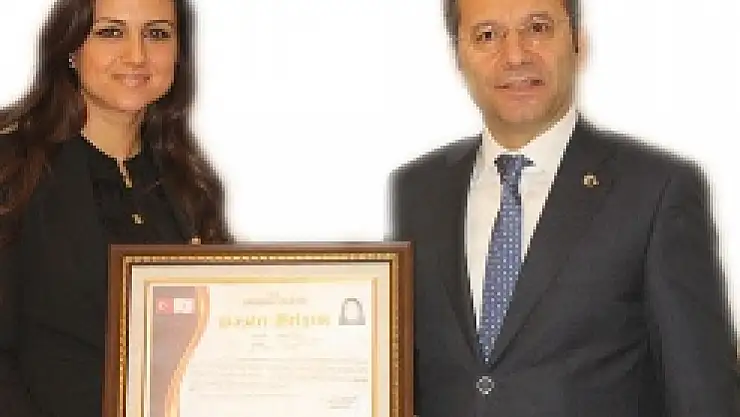 Başarılı Öğretmenleri Vali Aksoy Ödüllendirdi