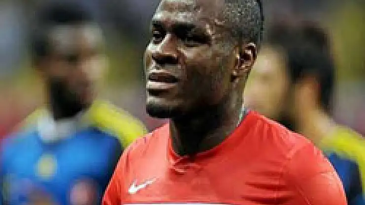 Emenike Fenerbahçe ile anlaştı mı?