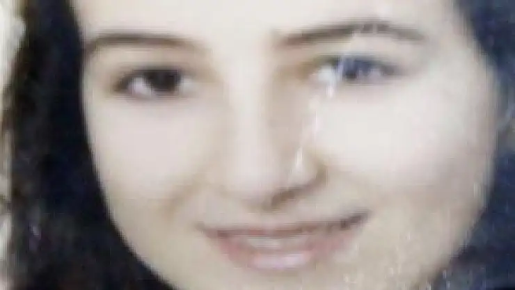 EŞİNİ 8 EL ATEŞ EDEREK ÖLDÜRDÜ