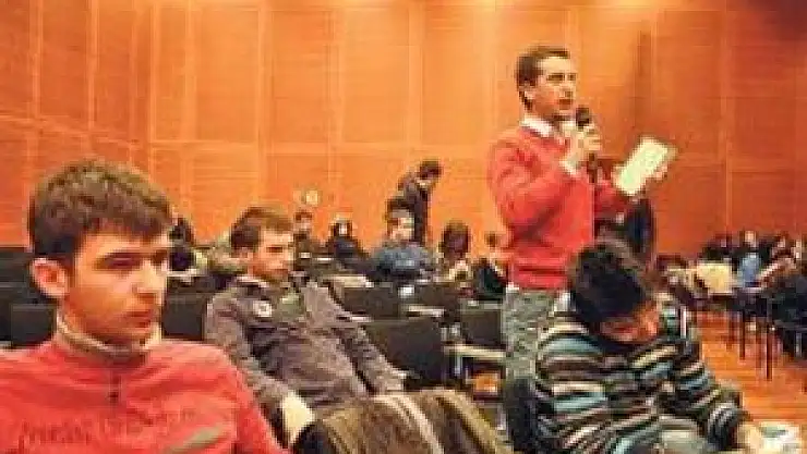 Liseliler Üniversitede Derse Girebilecek