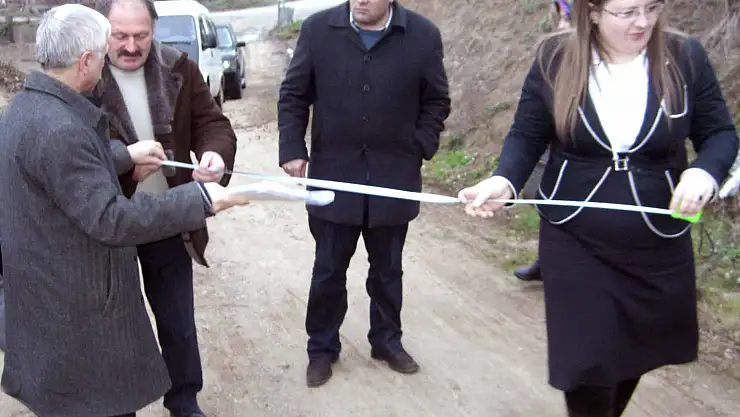 Meclis üyeleri köylerde metre ile ölçüm yaptı