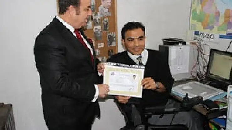 'Engelli İlteriş Öğretmen' engel tanımıyor