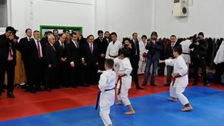 Bakan Kılıç'tan Giresun'a Spor Salonu Müjdesi