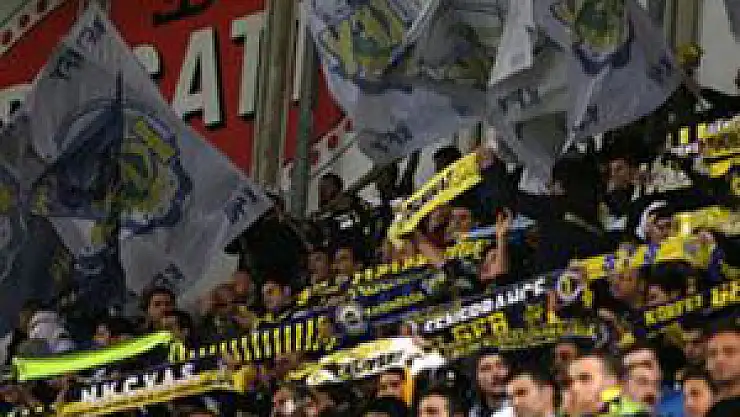 Fenerbahçe ezeli rakiplerini solladı!