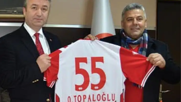 Samsunspor'dan Topaloğlu'na Plaket