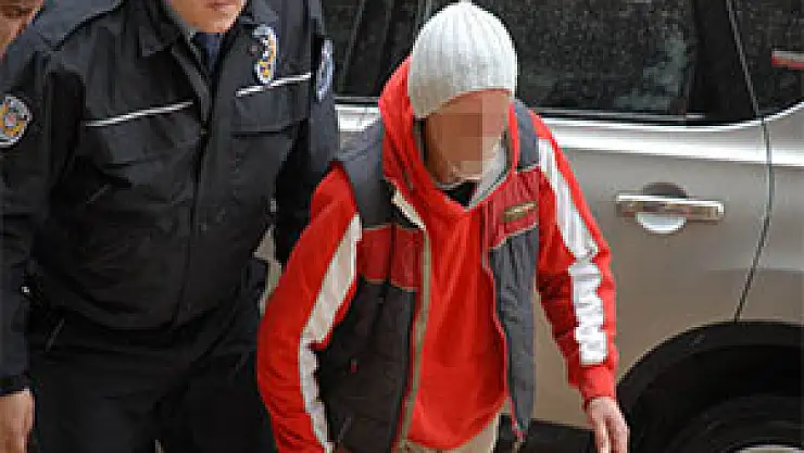 ALKOLLÜ ŞAHIS EL ARABASINI ÇALDI