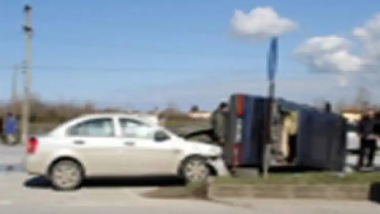 POLİS İLE ŞÜPHELİ ARASINDAKİ KOVALAMACA KAZAYLA SONUÇLANDI