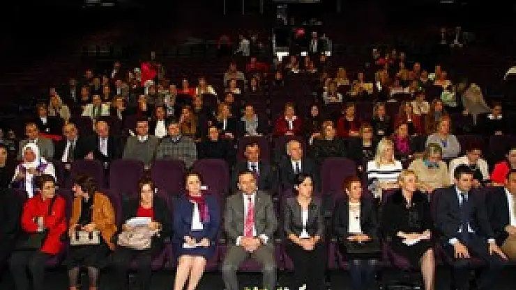 KADINLAR ŞİDDETE TEPKİLİ